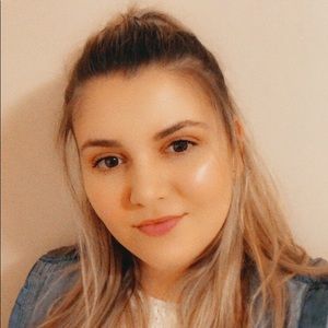 Meet your Posher, Andreia